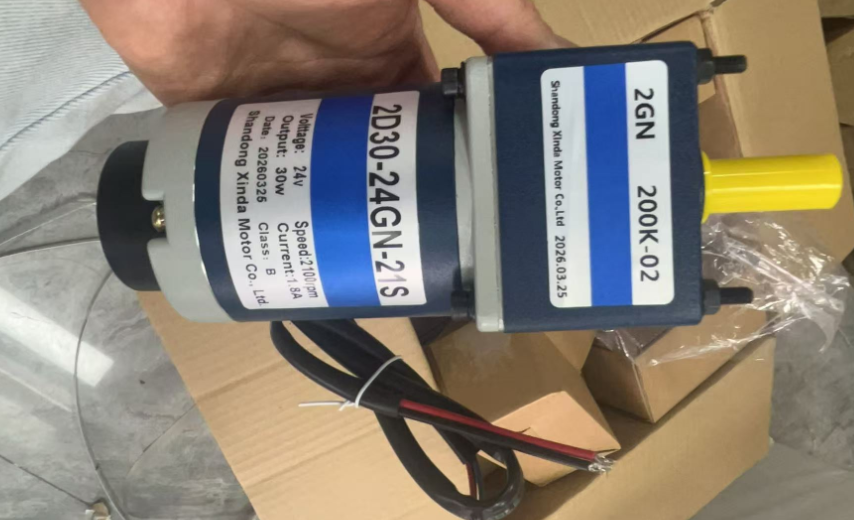 What is the difference between a 5-wire and a 6-wire Hall effect sensor for motors? What are their uses?