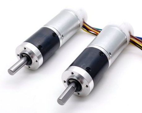 What types of encoders are installed on geared motors?